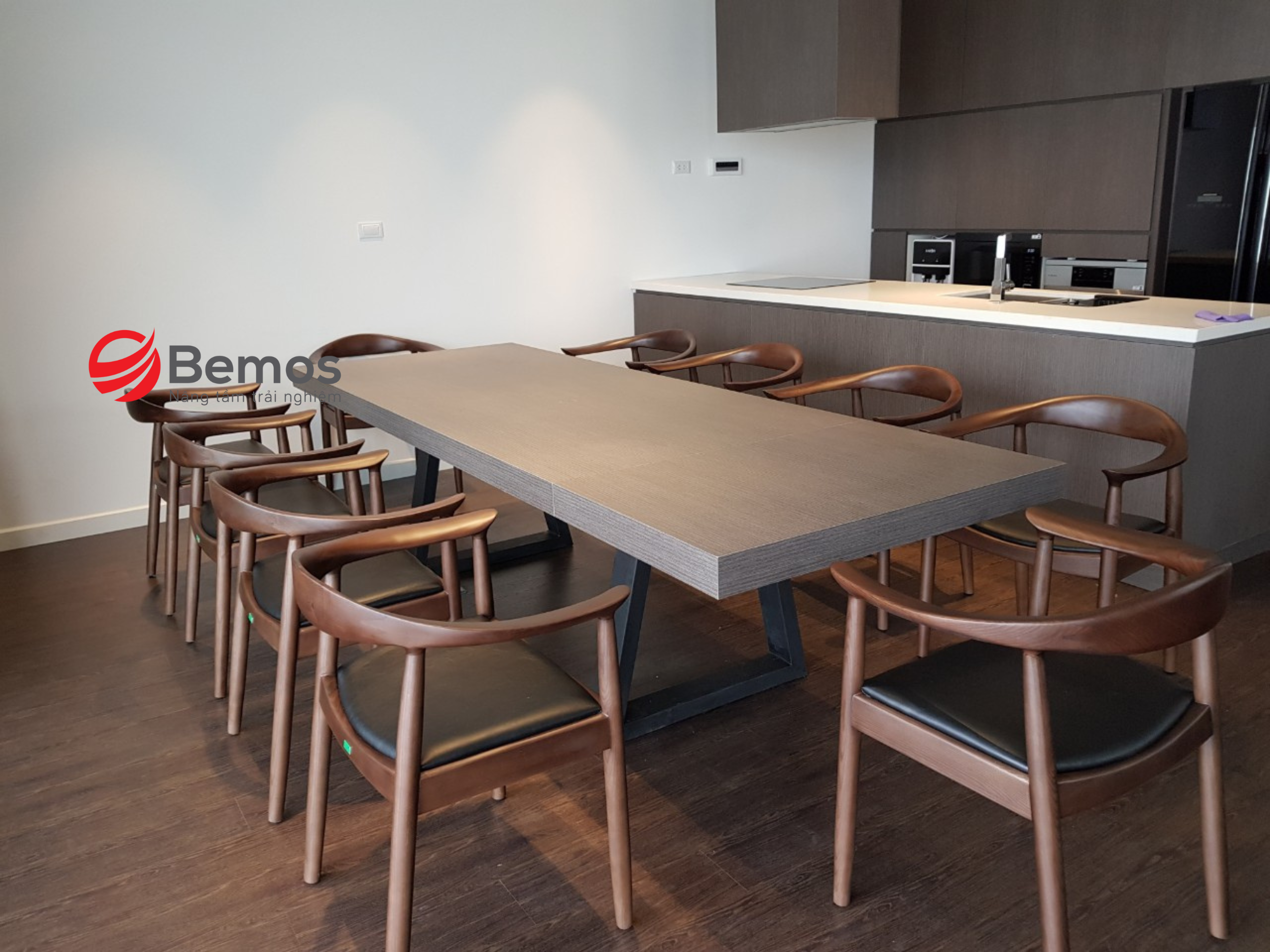    Bàn Ăn Gỗ Tần Bì - Tìm Hiểu Chất Liệu, Ưu Điểm và Giá Cả