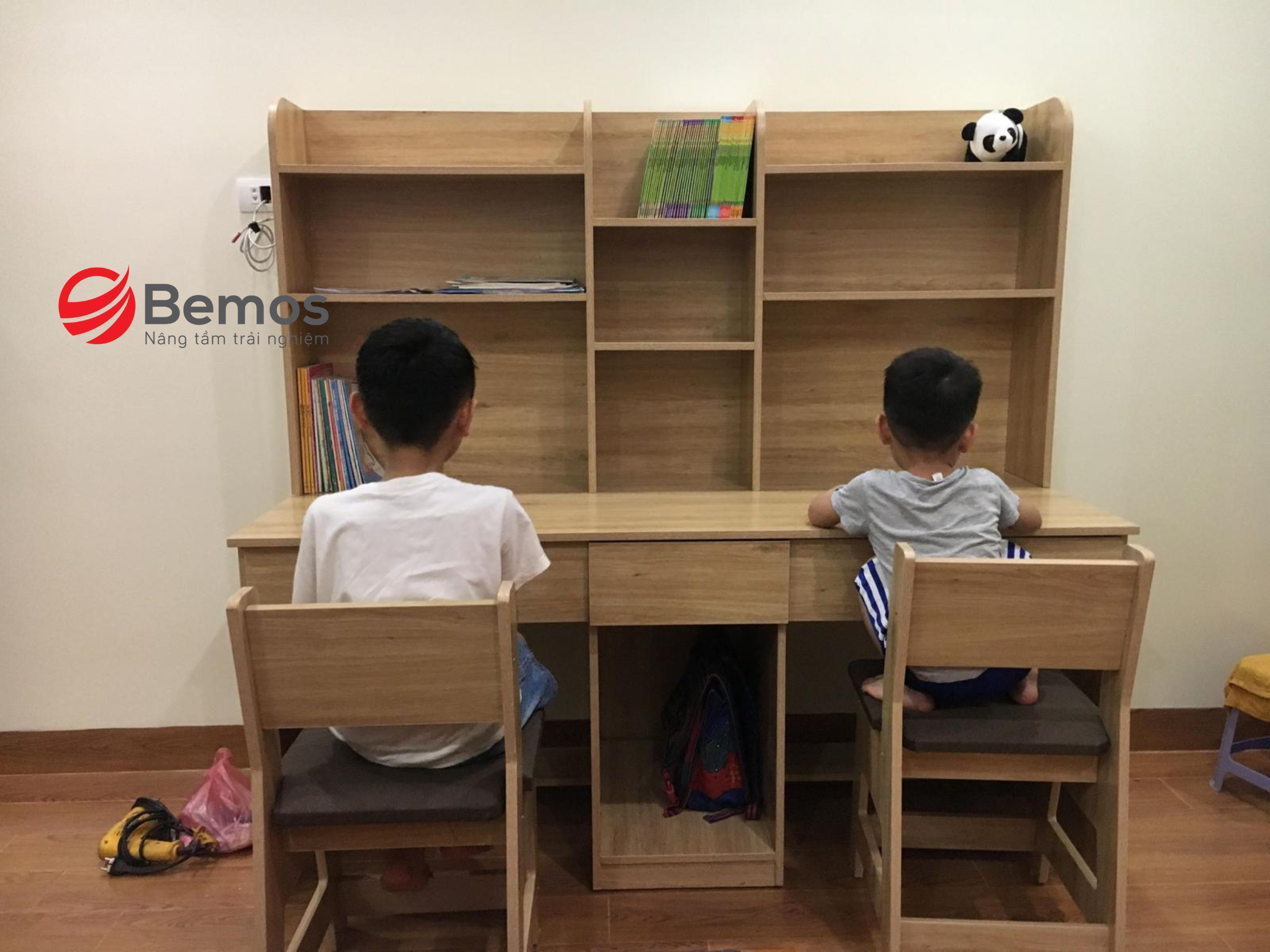 ban-hoc-cho-be-trai-1