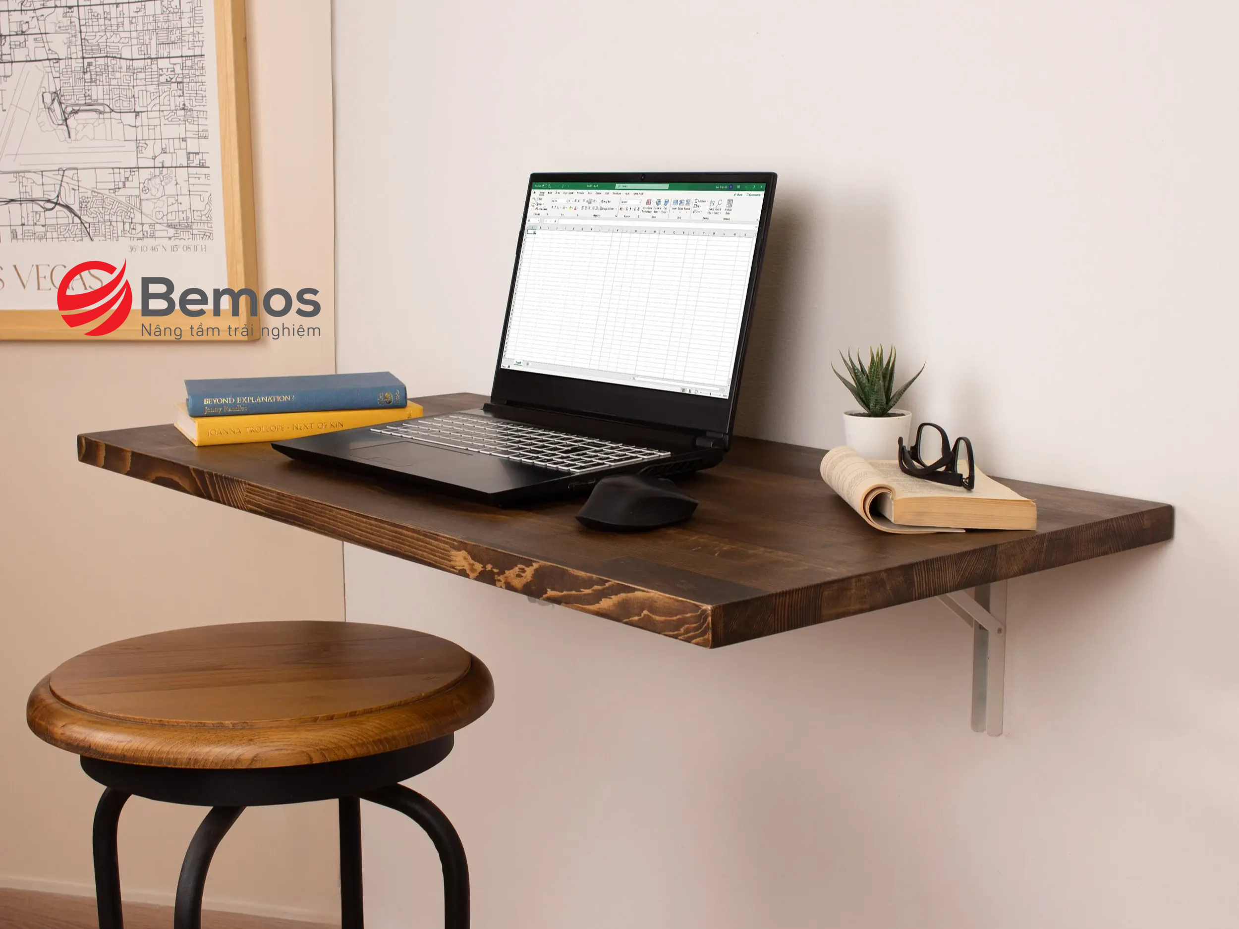 ban-hoc-treo-tuong-cho-be-1