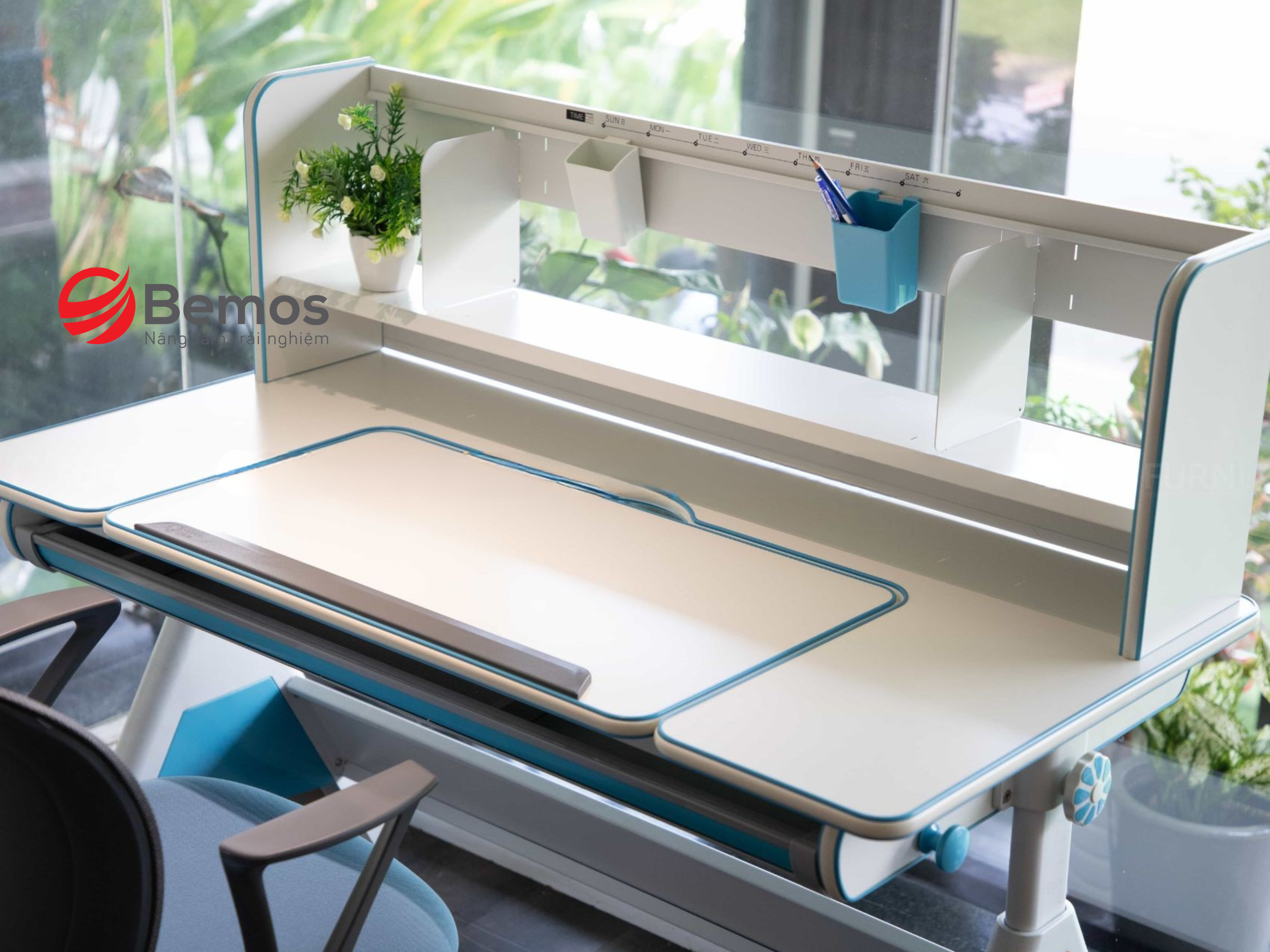 ban-hoc-cho-be-gai-lop-1-3