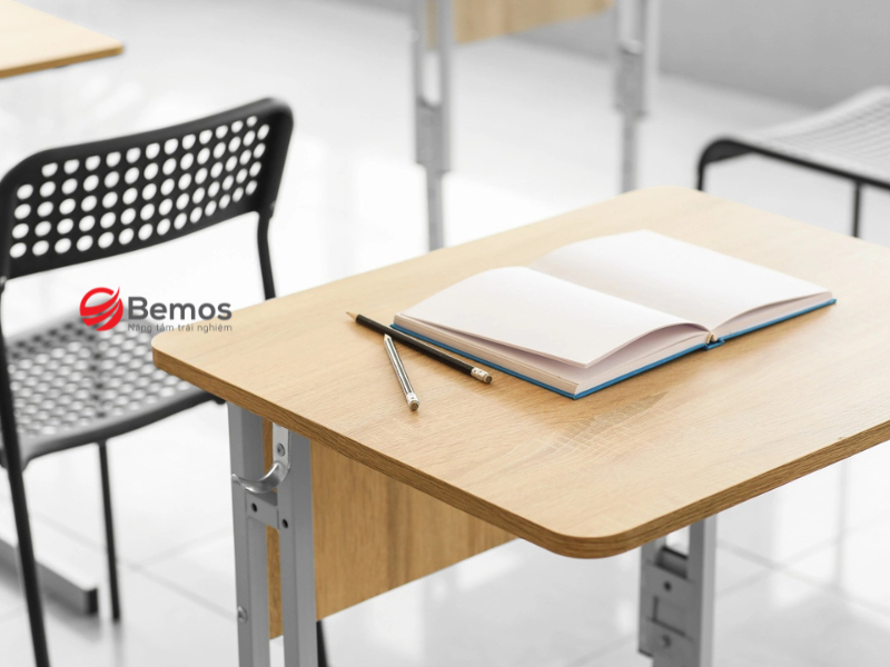 Cách chọn bàn ghế học sinh cấp 1 và bàn học cho bé lớp 2 phù hợp nhất