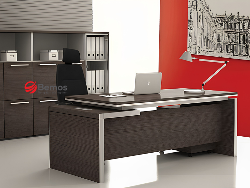 Bàn Giám Đốc Mệnh Thuỷ: Chọn Màu Sắc, Vật Liệu và Hướng Đặt Bàn Chuẩn Phong Thủy