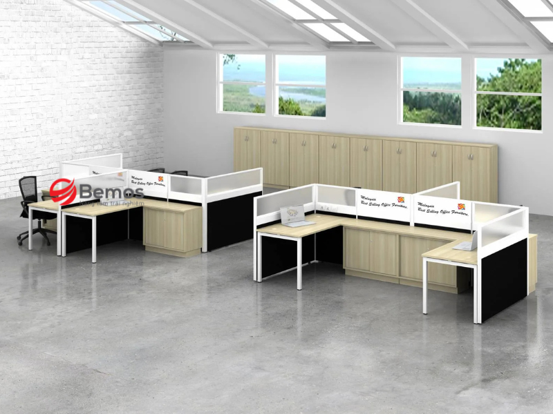 Bàn làm việc văn phòng có vách ngăn