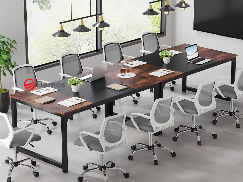 Bàn Nhân Viên Chân Sắt: Bố Trí Cụm Thông Minh Cho Văn Phòng Đông Người
