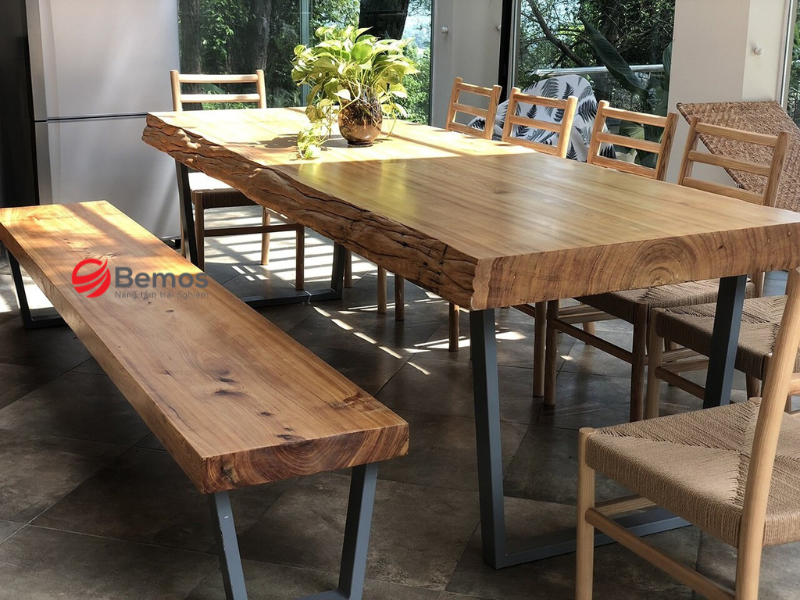 Bàn ăn gỗ sồi nguyên khối cho dự án