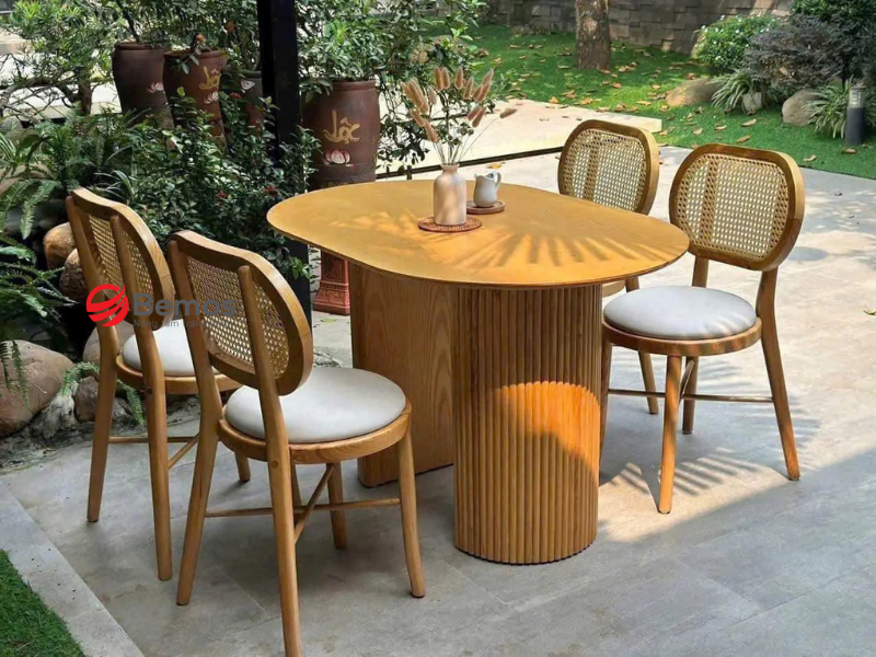 Quy trình kiểm mẫu đảm bảo gia công bàn ăn gỗ sồi theo yêu cầu thiết kế