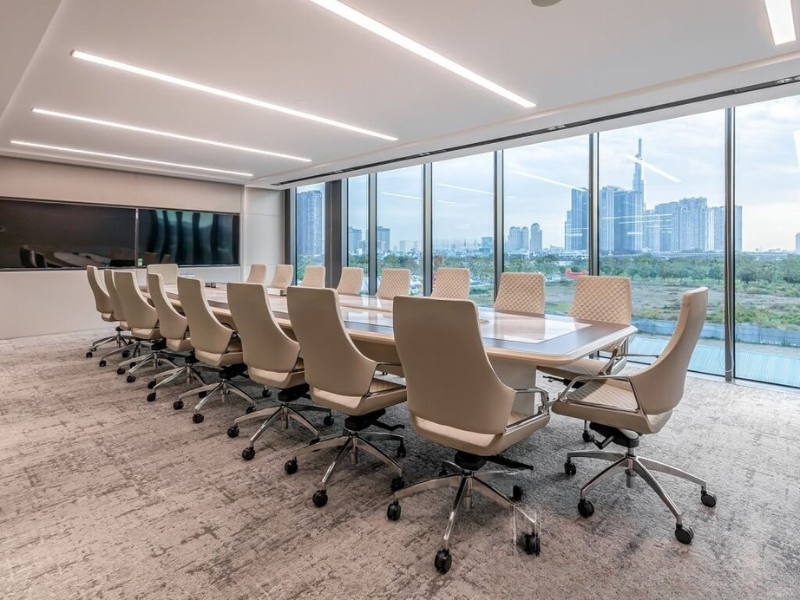 Bàn Họp 2m4 Chuẩn & Các Loại Kệ Phù Hợp Nhất 2026