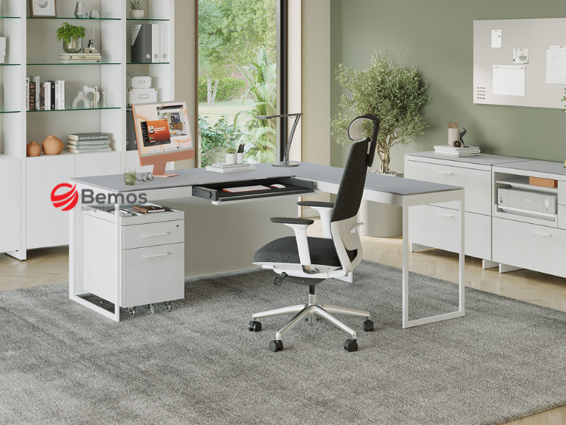 Mẹo hay hóa giải bàn làm việc đối diện cửa ra vào bạn nhất định phải biết