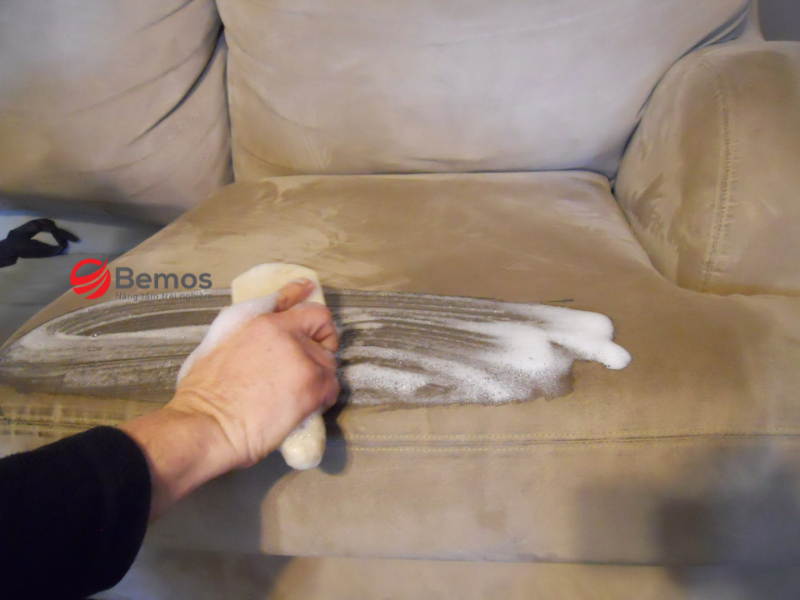 Làm sạch sofa nỉ tại nhà liệu có khó?